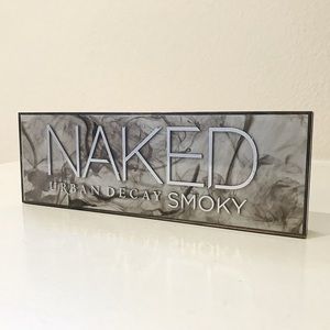 Urban Decay Naked Smoky Palette